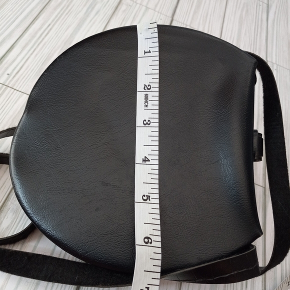 Jamaica Etched Coconut Tropical Crossbody Purse - Picture 9 of 12